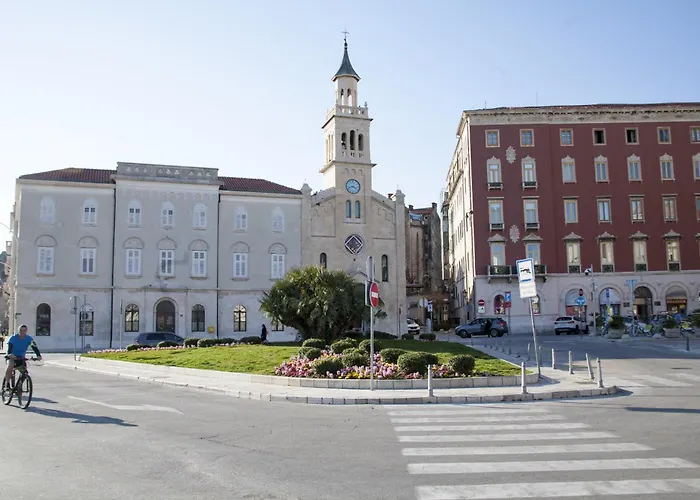 Апартаменти Jon Спліт